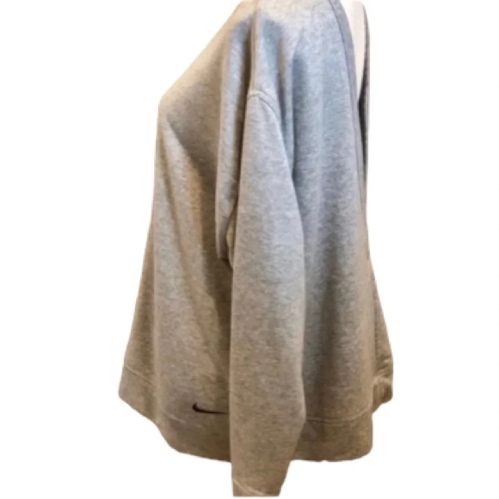 Nike Dri Fit size XL black open V-back long sleeve sweatshirt size Large